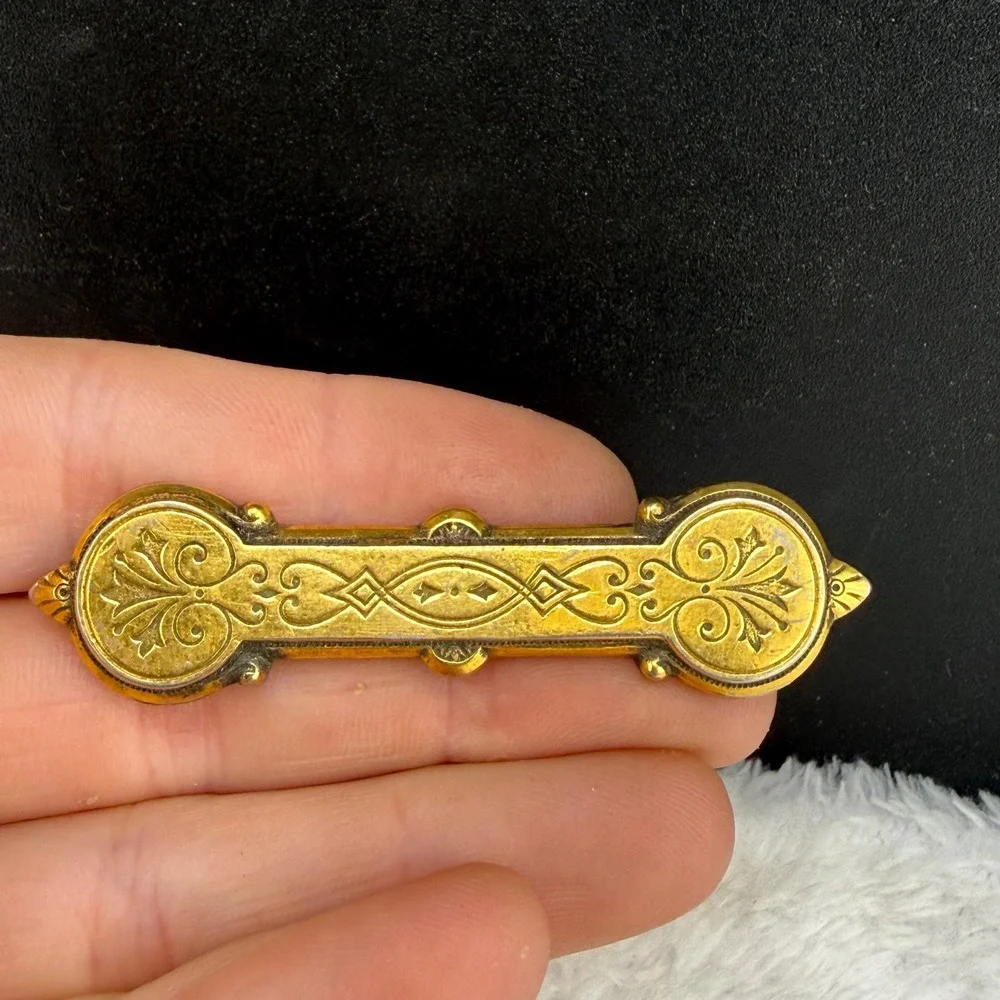 Vintage Victorian Bar Brooch Gold Tone Engraved Floral